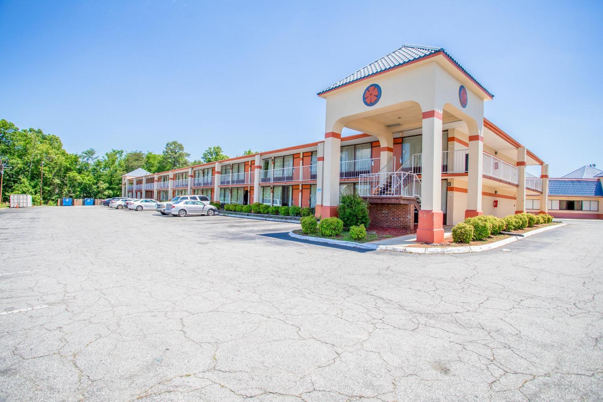 Oyo Hotel Greensboro East I 40 Exterior photo