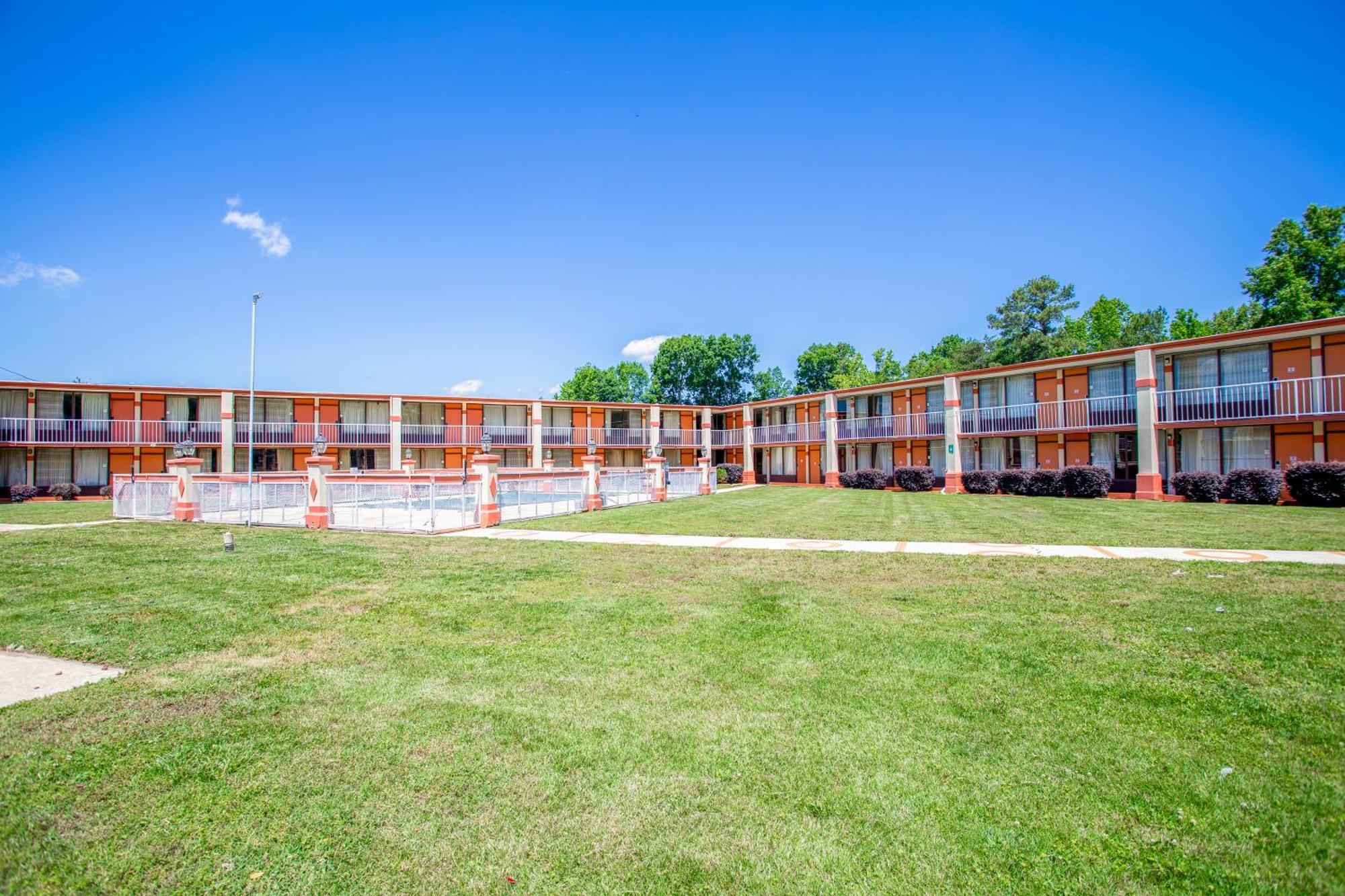 Oyo Hotel Greensboro East I 40 Exterior photo
