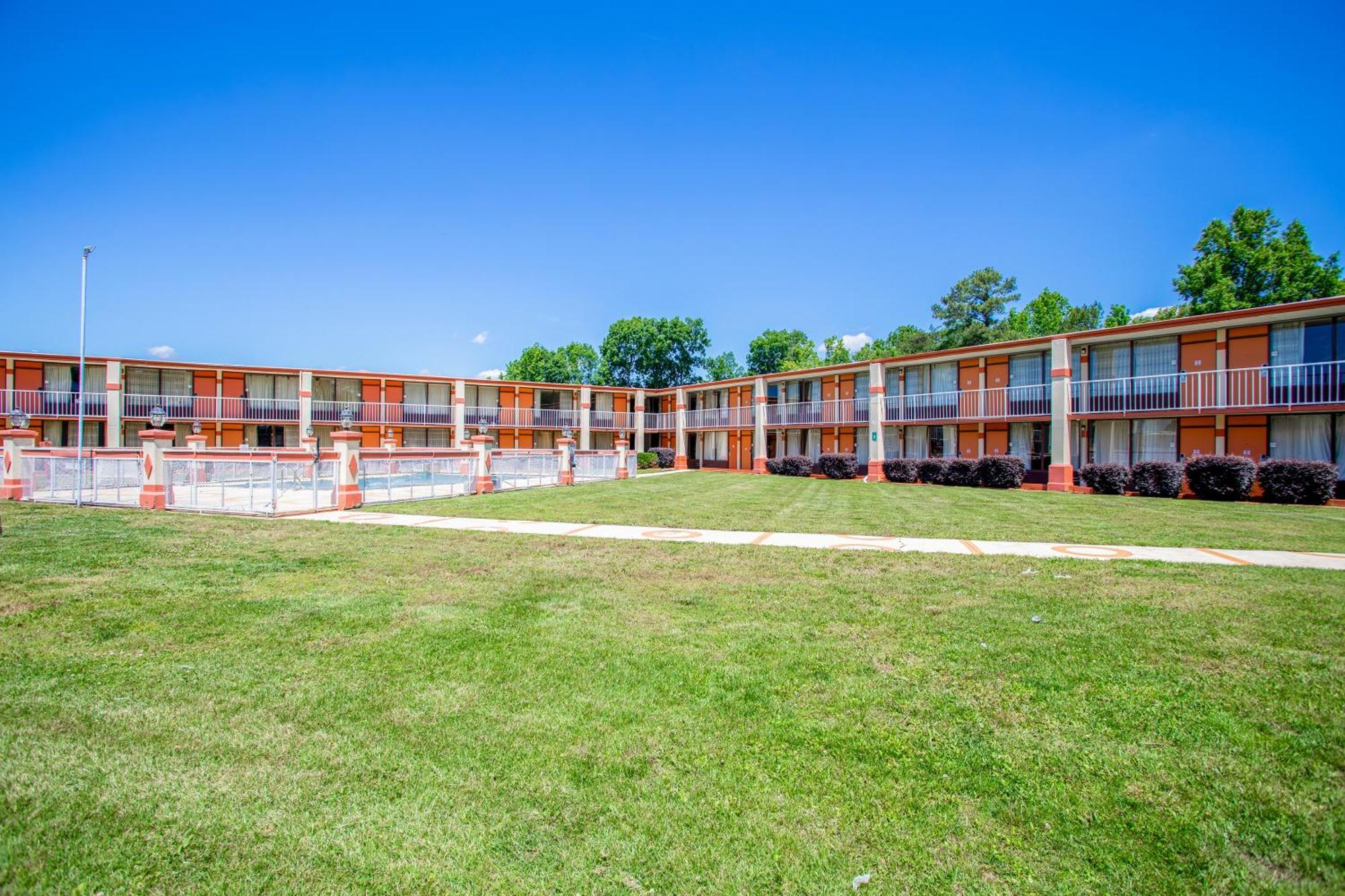 Oyo Hotel Greensboro East I 40 Exterior photo
